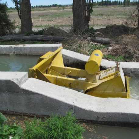 Compuertas autónomas para control de nivel en canales Volumnes en Canales